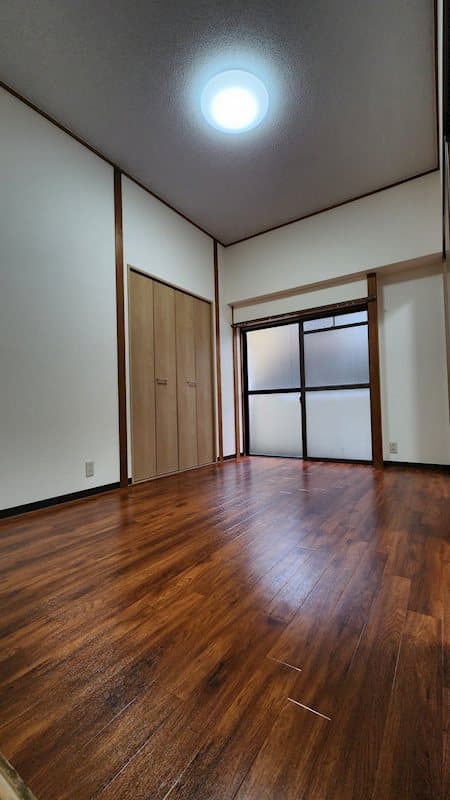 Room image 16