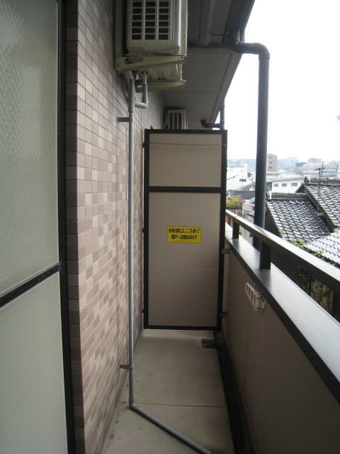 Room image 8