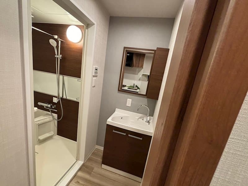 Room image 16