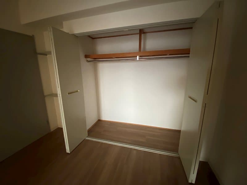 Room image 15