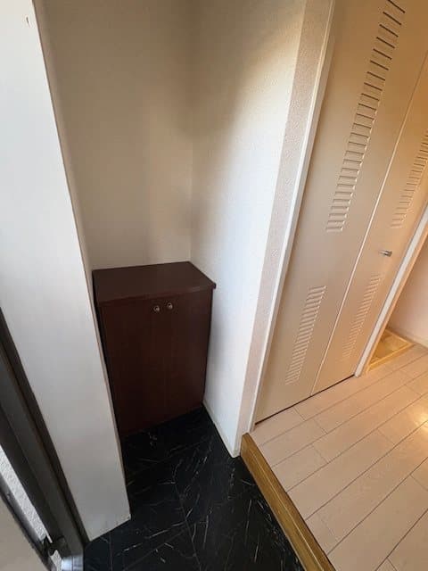 Room image 12
