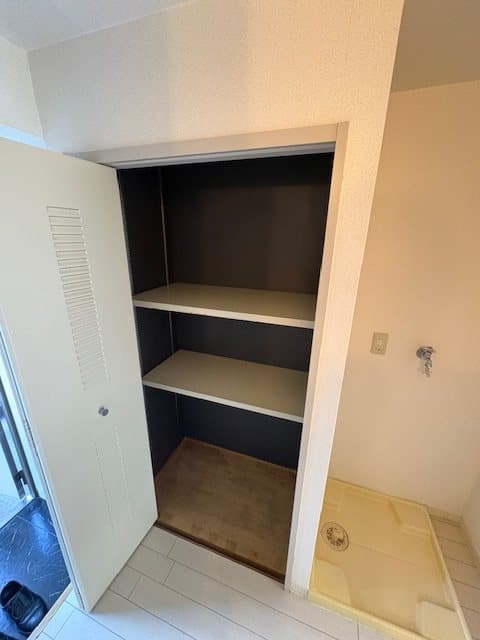 Room image 13