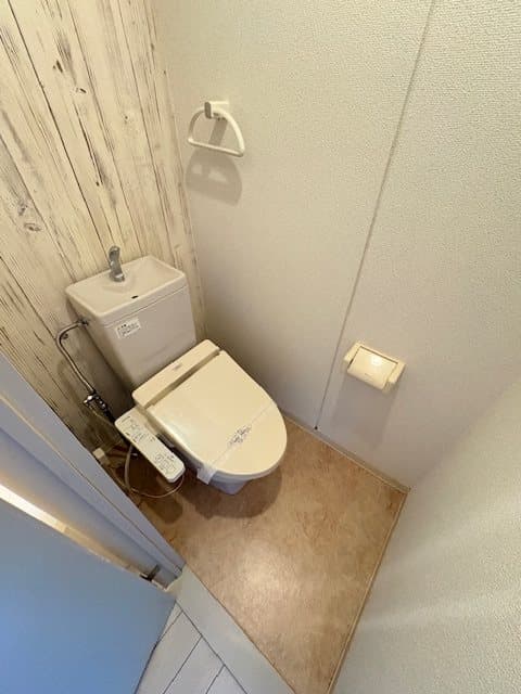 Room image 16