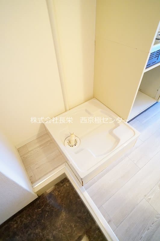 Room image 13