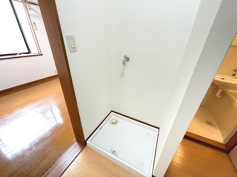 Room image 12