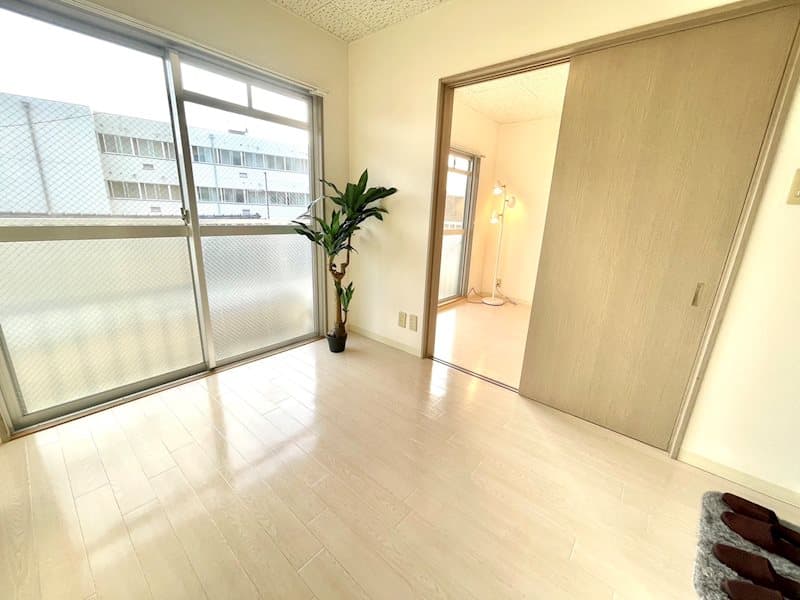 Room image 11