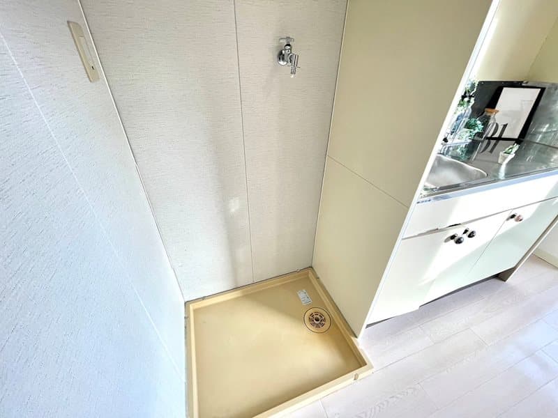 Room image 15