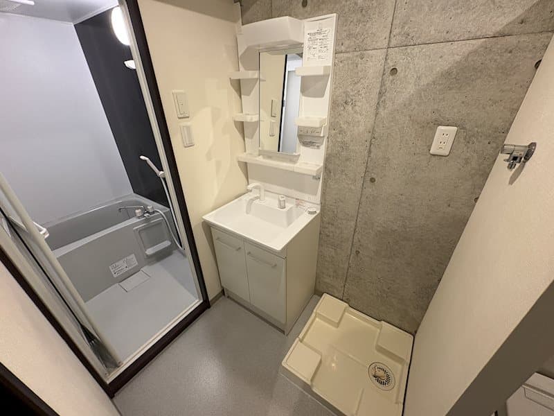 Room image 15