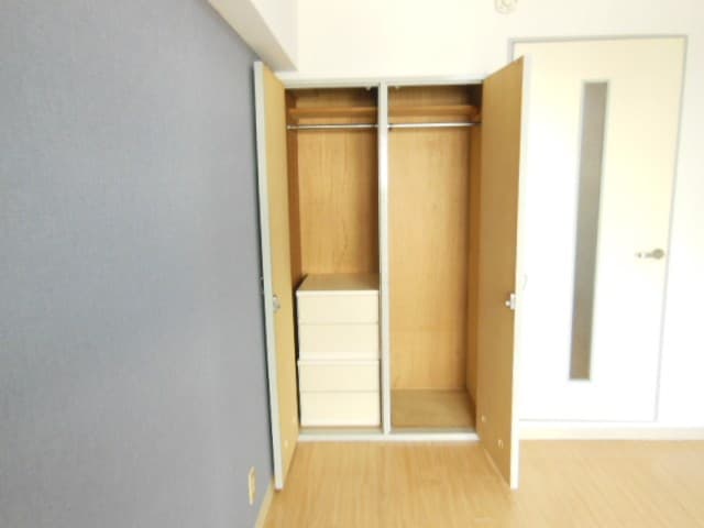 Room image 15