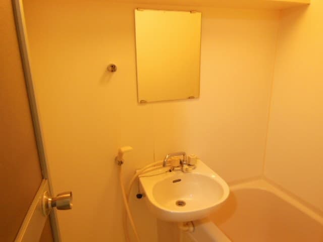 Room image 16