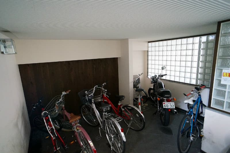 Room image 9