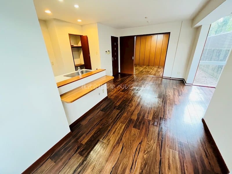 Room image 11