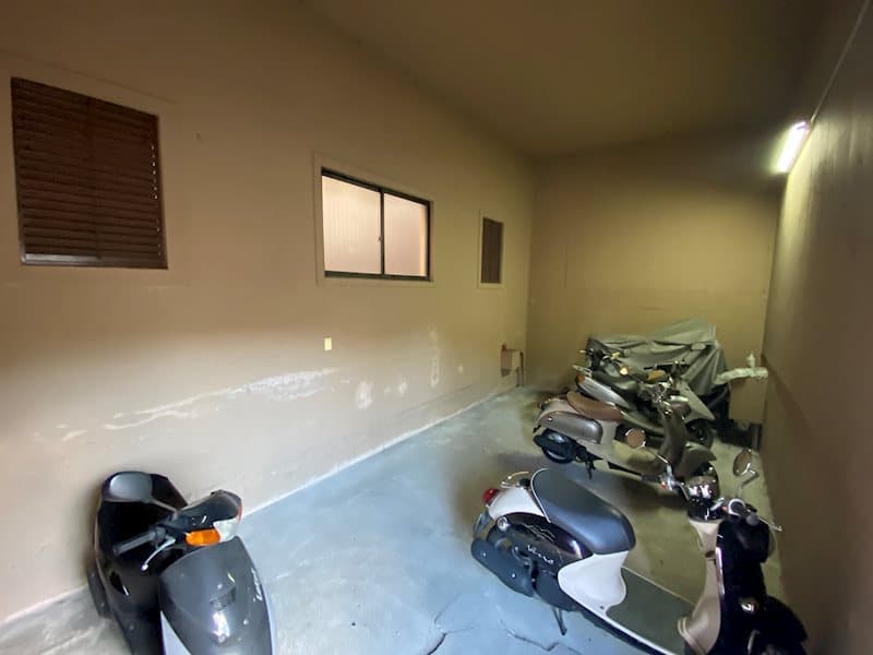 Room image 9