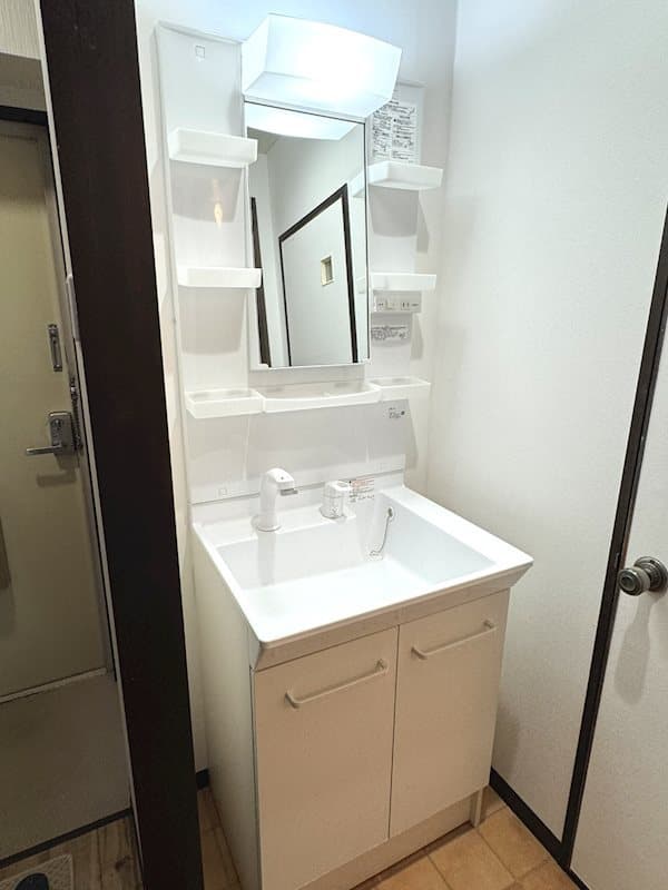 Room image 16