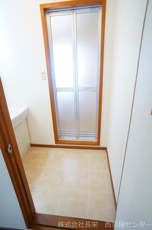 Room image 15
