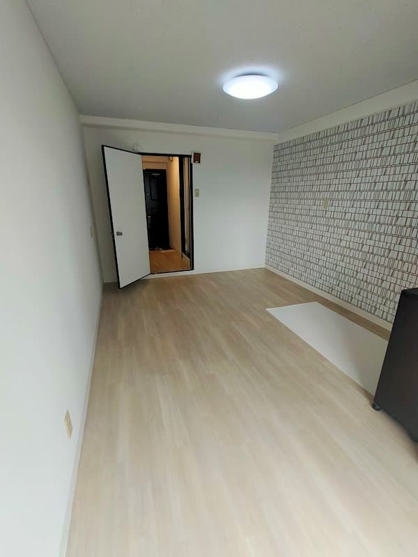 Room image 15