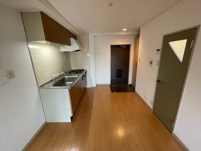 Room image 10
