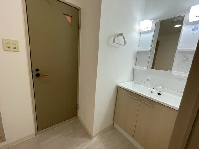 Room image 13