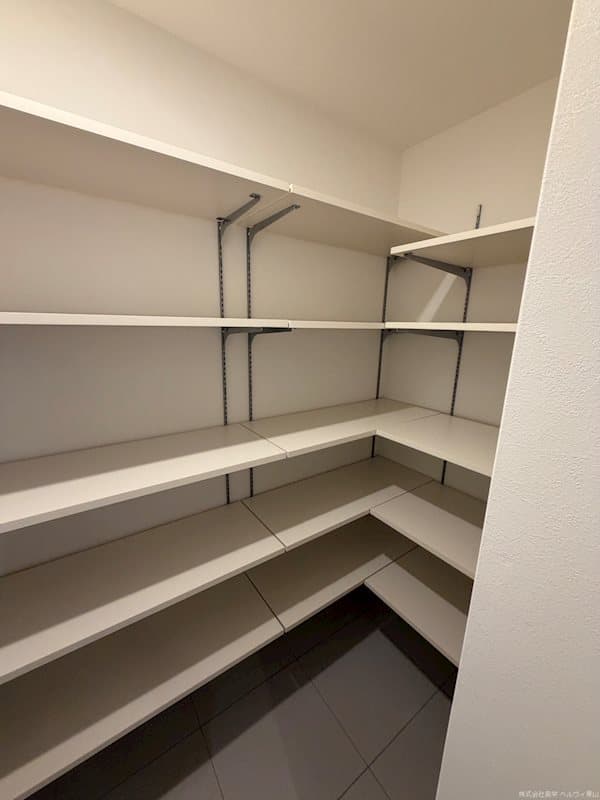Room image 16