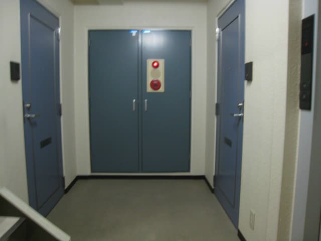 Room image 10