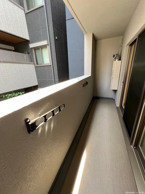 Room image 8
