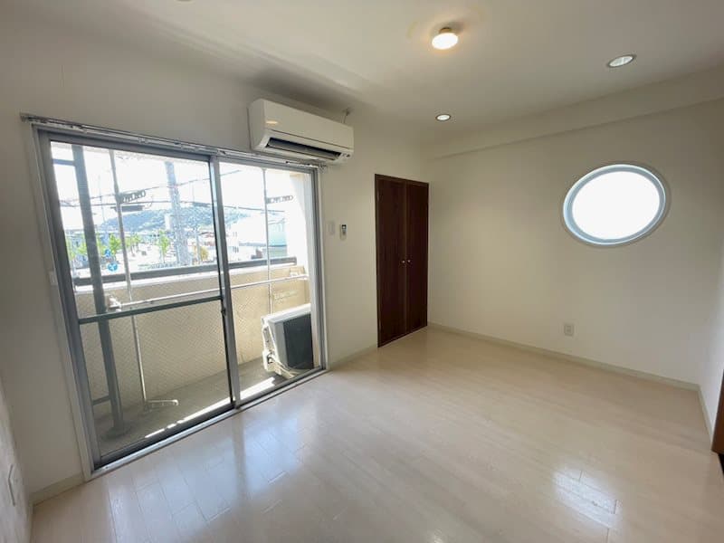 Room image 15