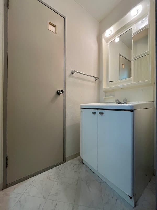 Room image 13