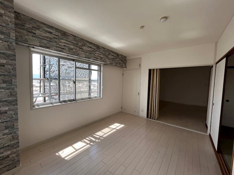 Room image 14