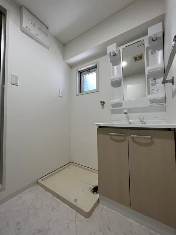 Room image 16