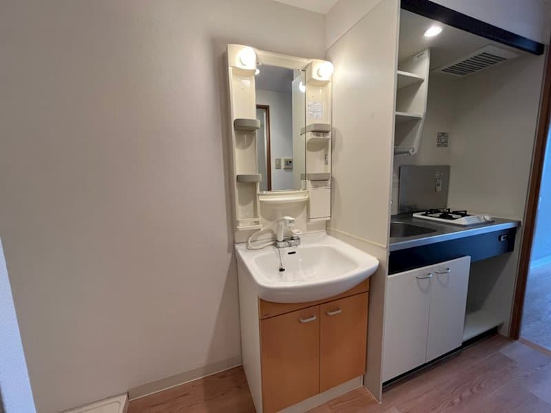 Room image 15