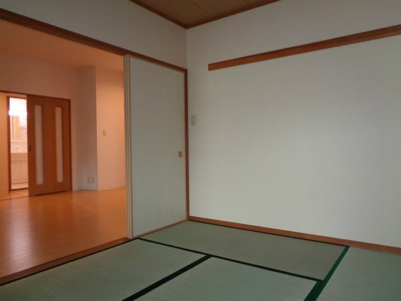 Room image 14