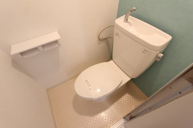 Room image 13