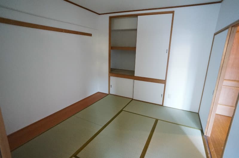 Room image 15