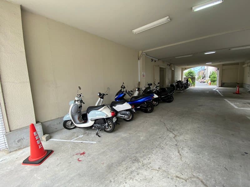 Room image 12