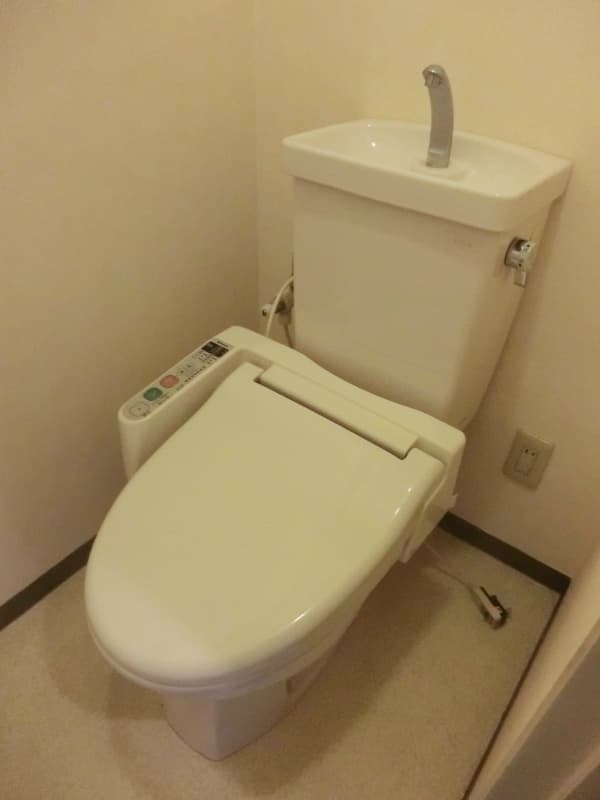 Room image 15