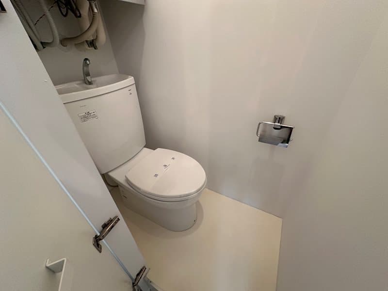 Room image 10