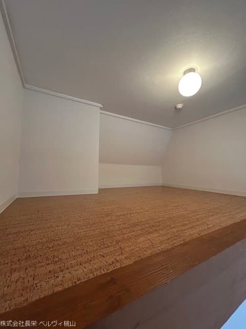 Room image 11