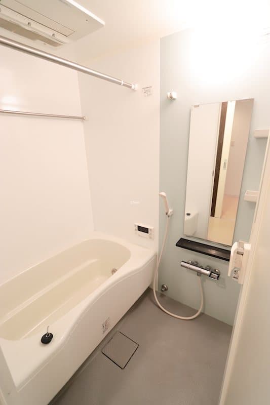 Room image 8