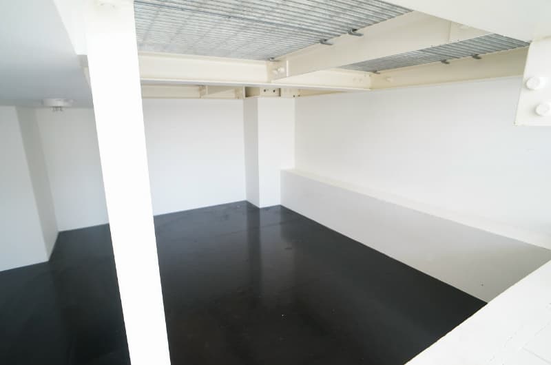 Room image 15