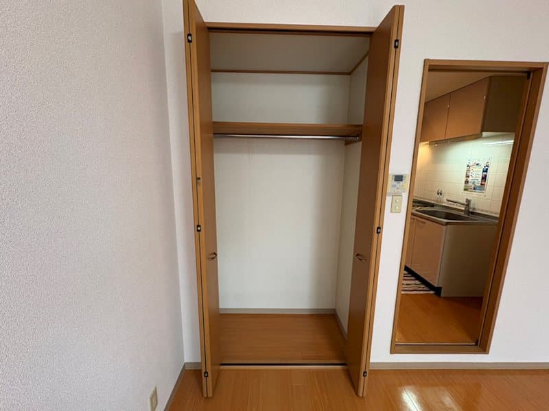Room image 15