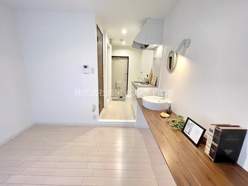 Room image 9