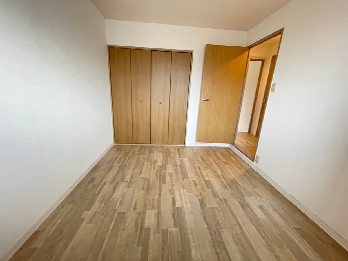 Room image 11