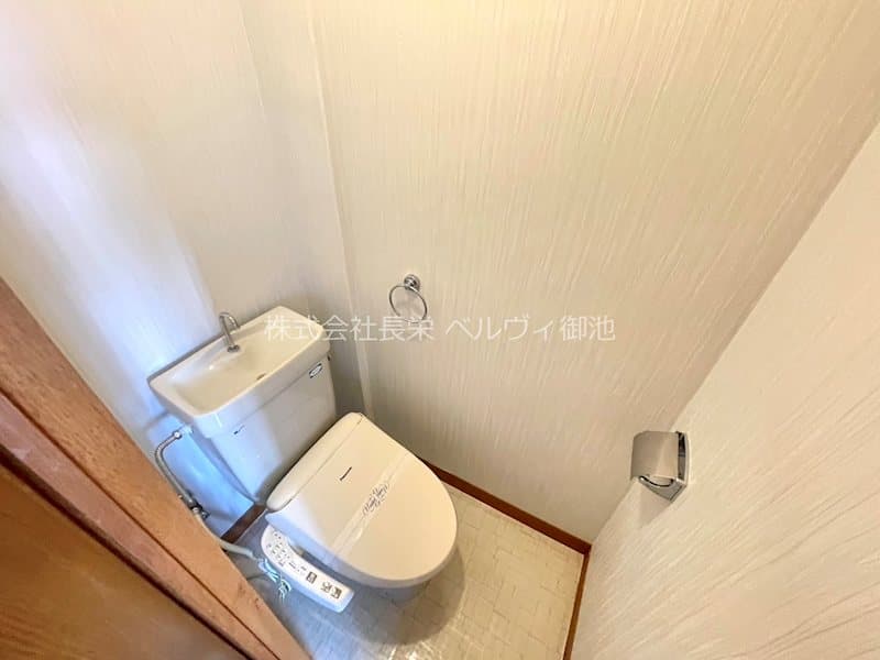 Room image 11