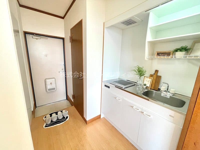 Room image 13