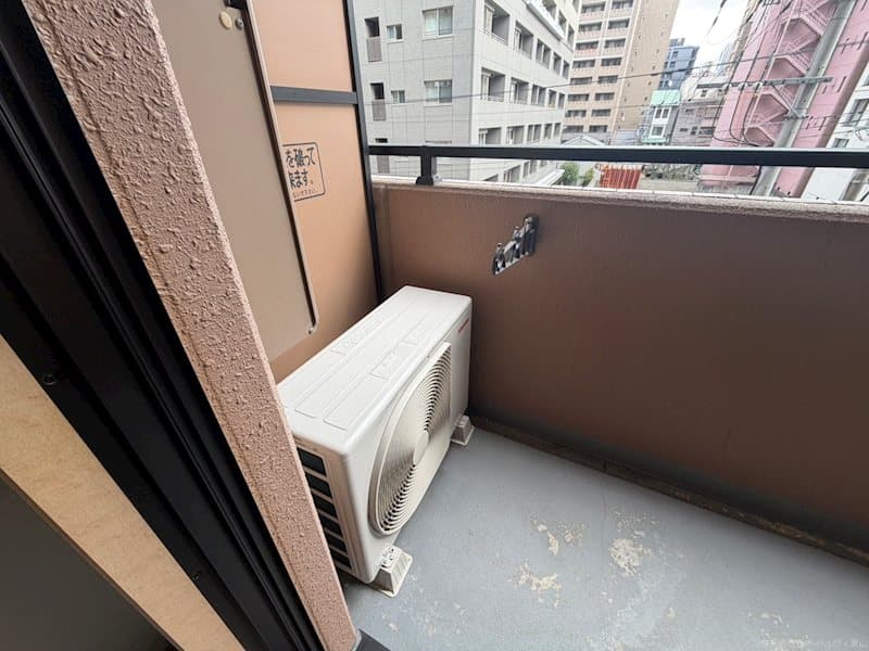 Room image 8