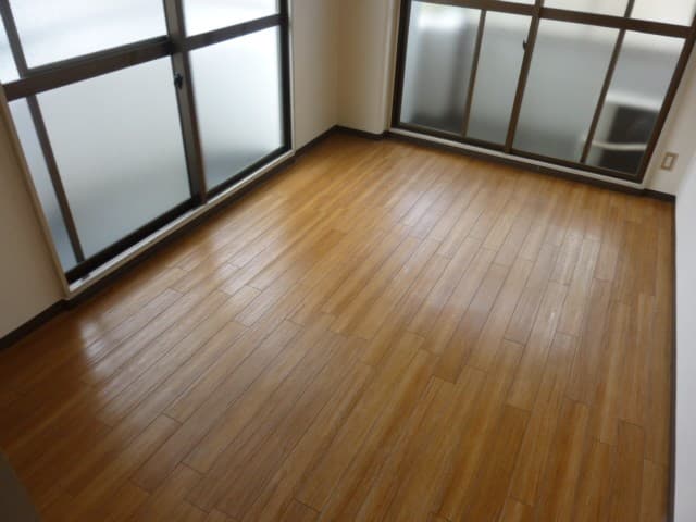 Room image 9