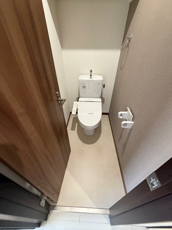 Room image 9