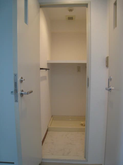 Room image 15