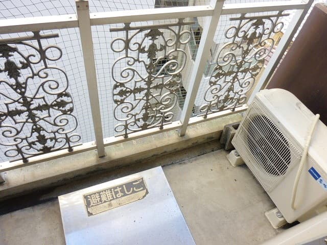 Room image 8