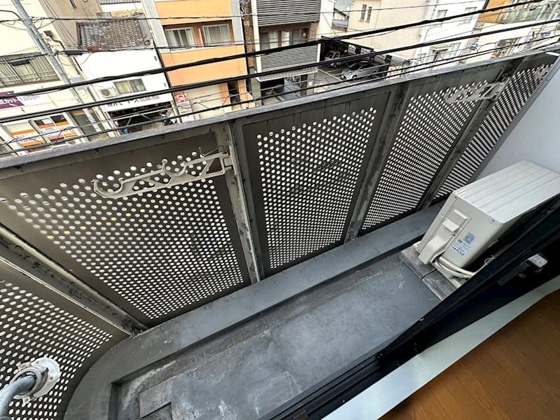 Room image 8